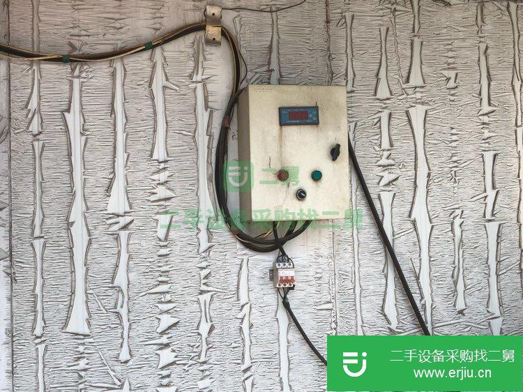 小冷庫(kù) 長(zhǎng)3米多點(diǎn) 寬2米多點(diǎn)