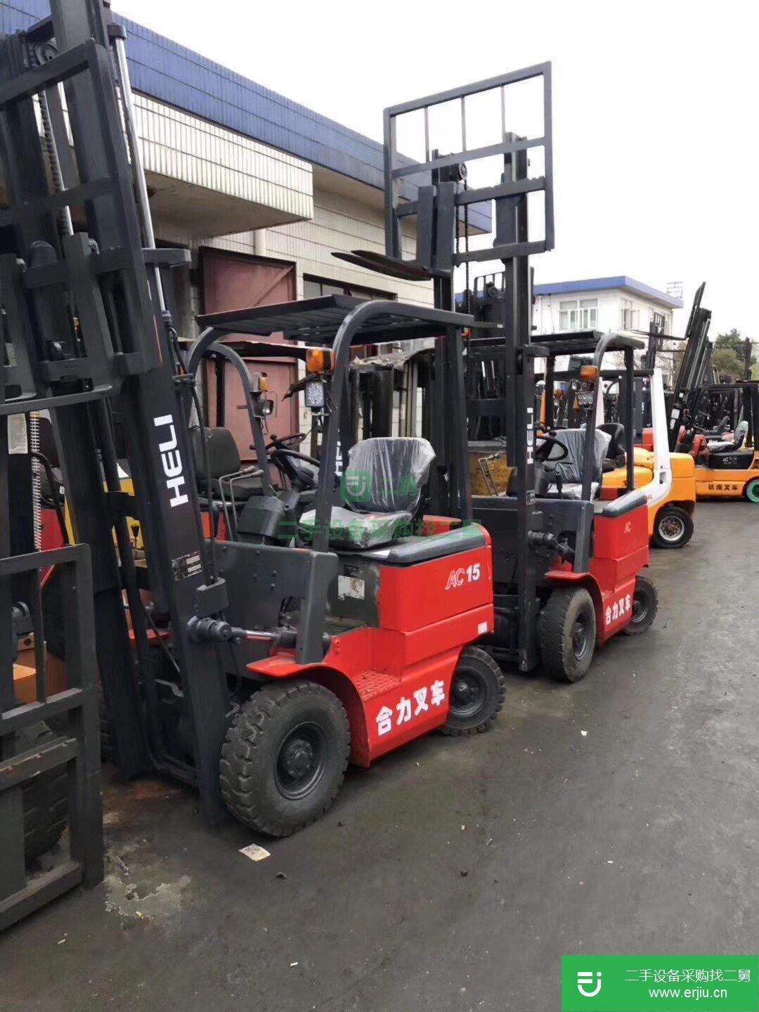 出售三支點電動叉車，二手小松電瓶叉車送貨
