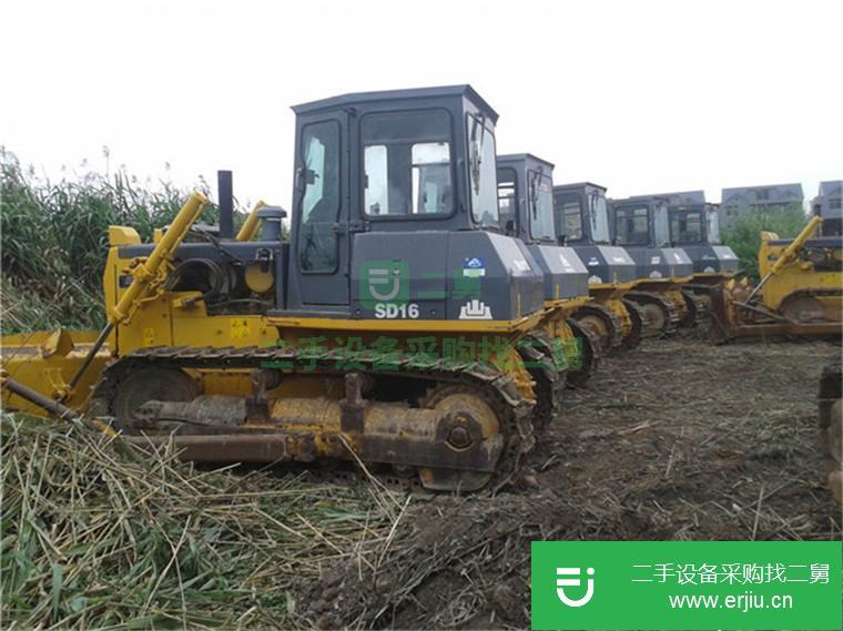 出售二手推土機