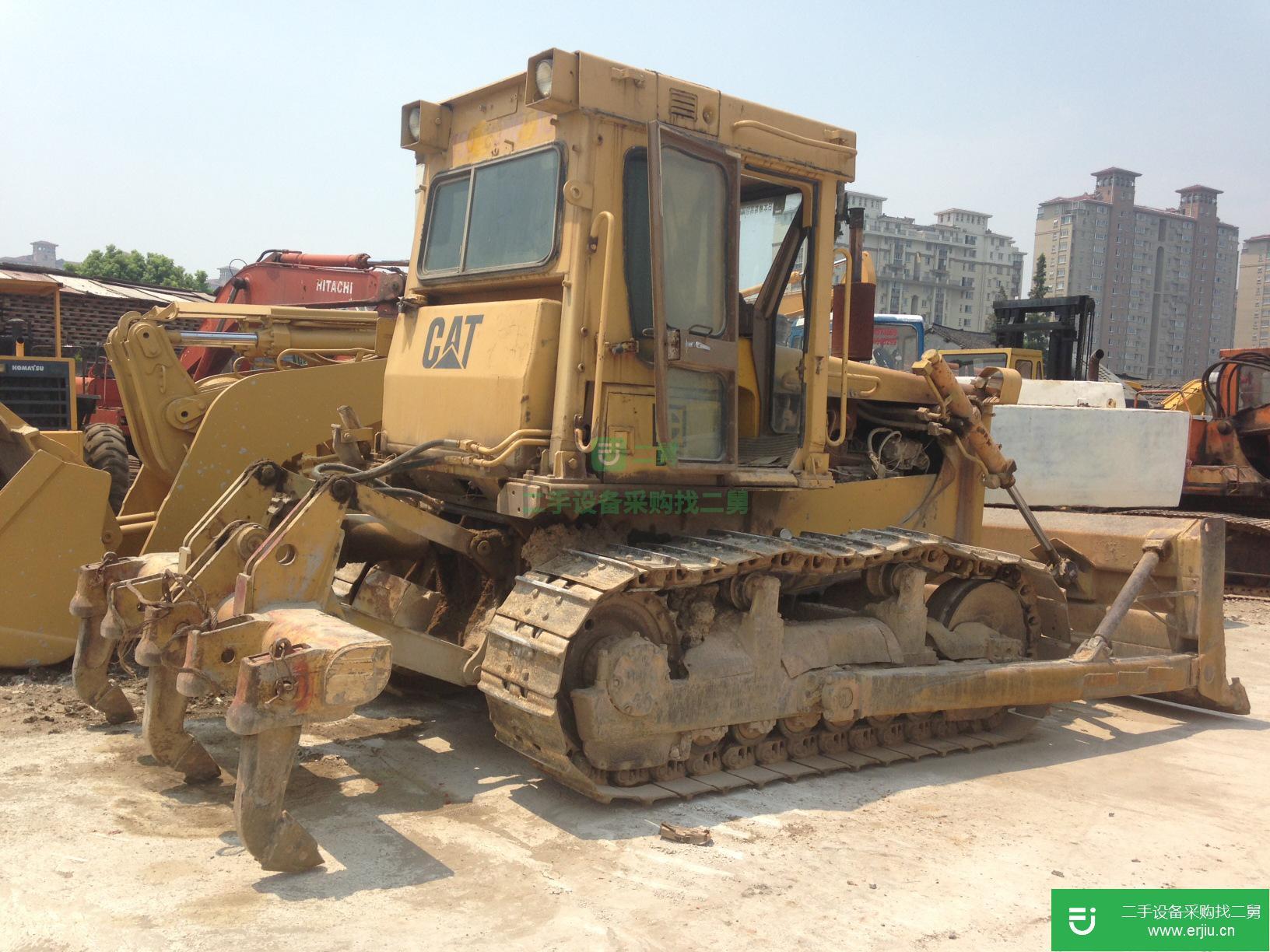 CATERPILLAR卡特彼勒D6D推土機出售.自動擋.帶松土器