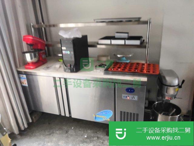 出售二手的九成新的全套烘焙設備加模具