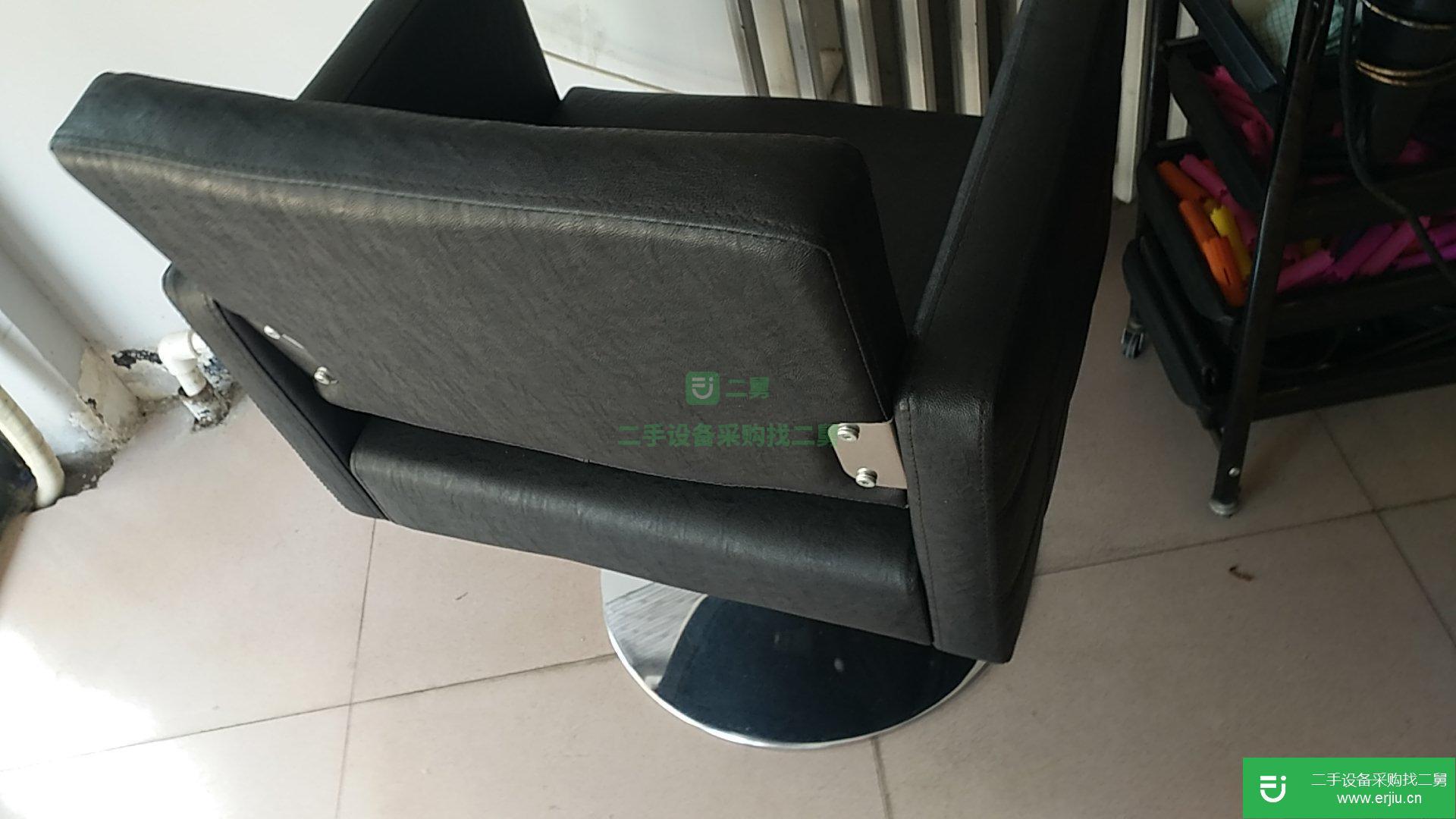 出售二手的理發(fā)店設備九成新的低價處理