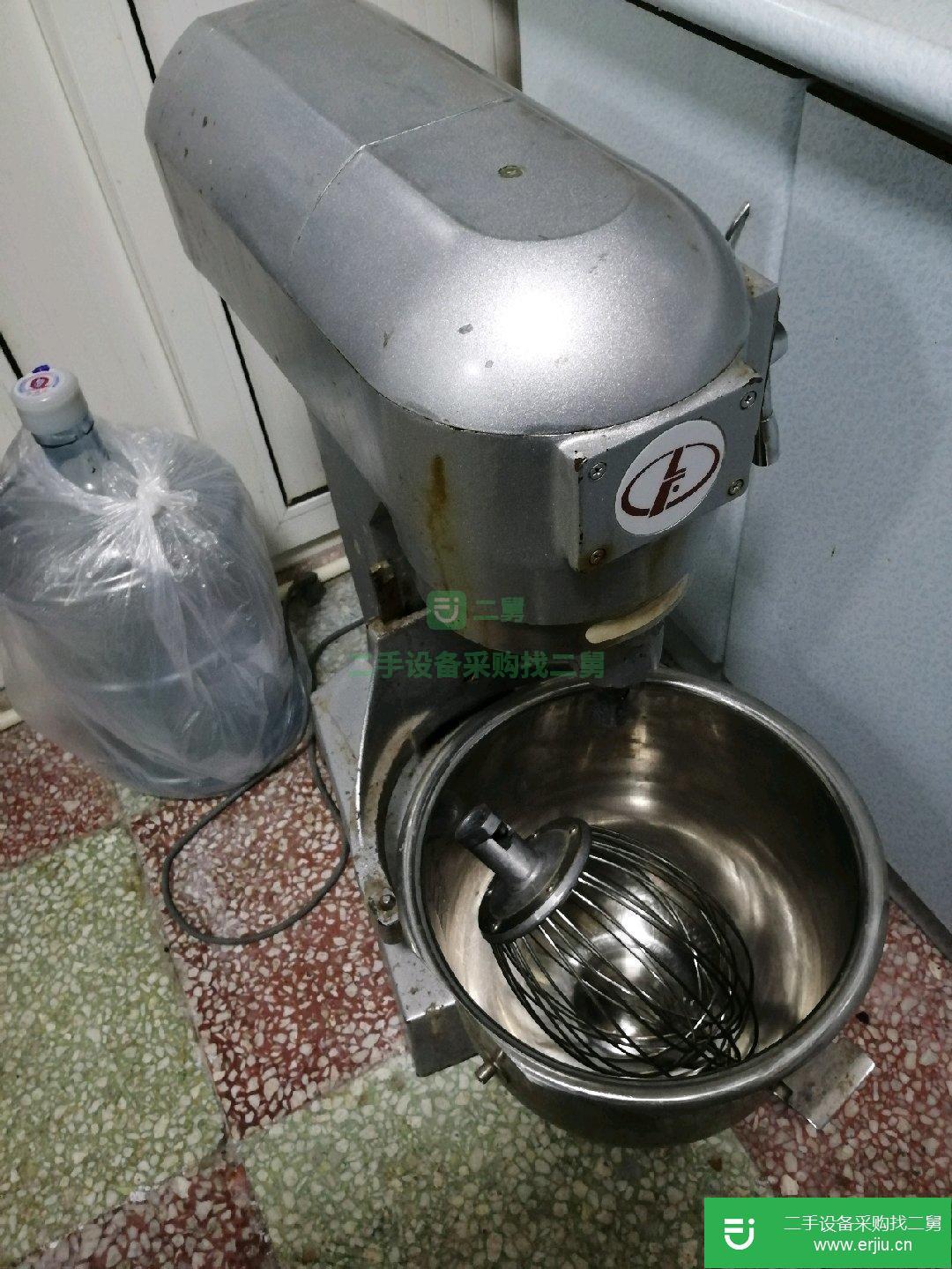 急售二手的九成新的烤箱 攪拌機(jī) 展柜