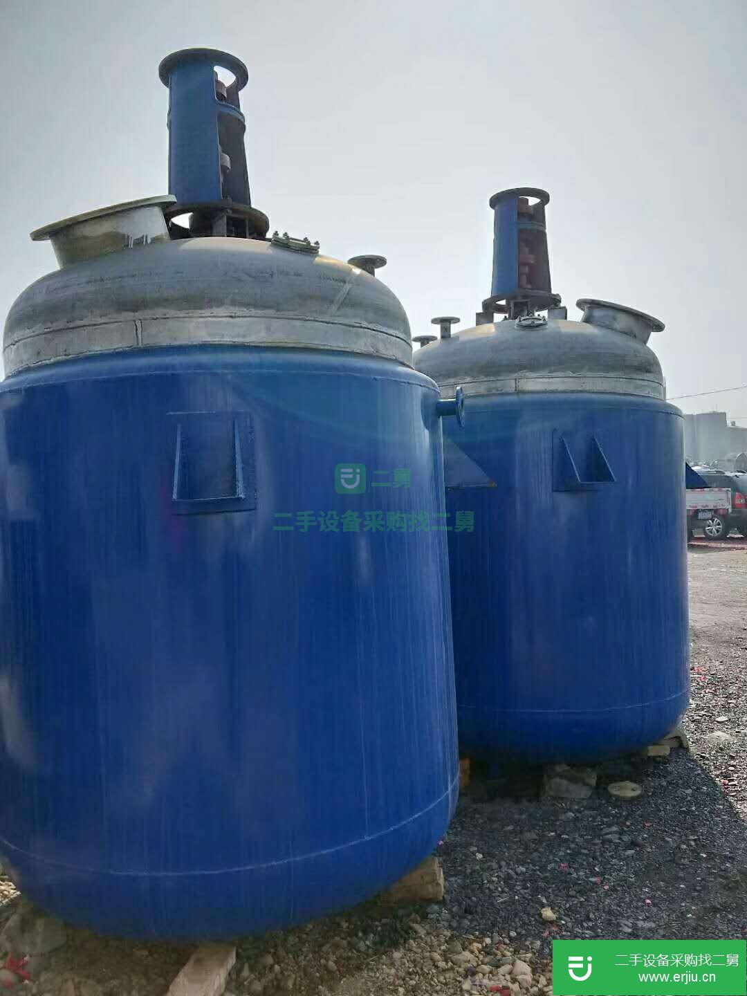 轉(zhuǎn)讓出售八成新二手搪瓷反應(yīng)釜