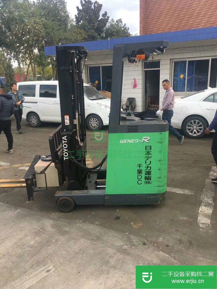 二手豐田1.5噸前移式電動叉車，倉儲專用全電動堆高叉車