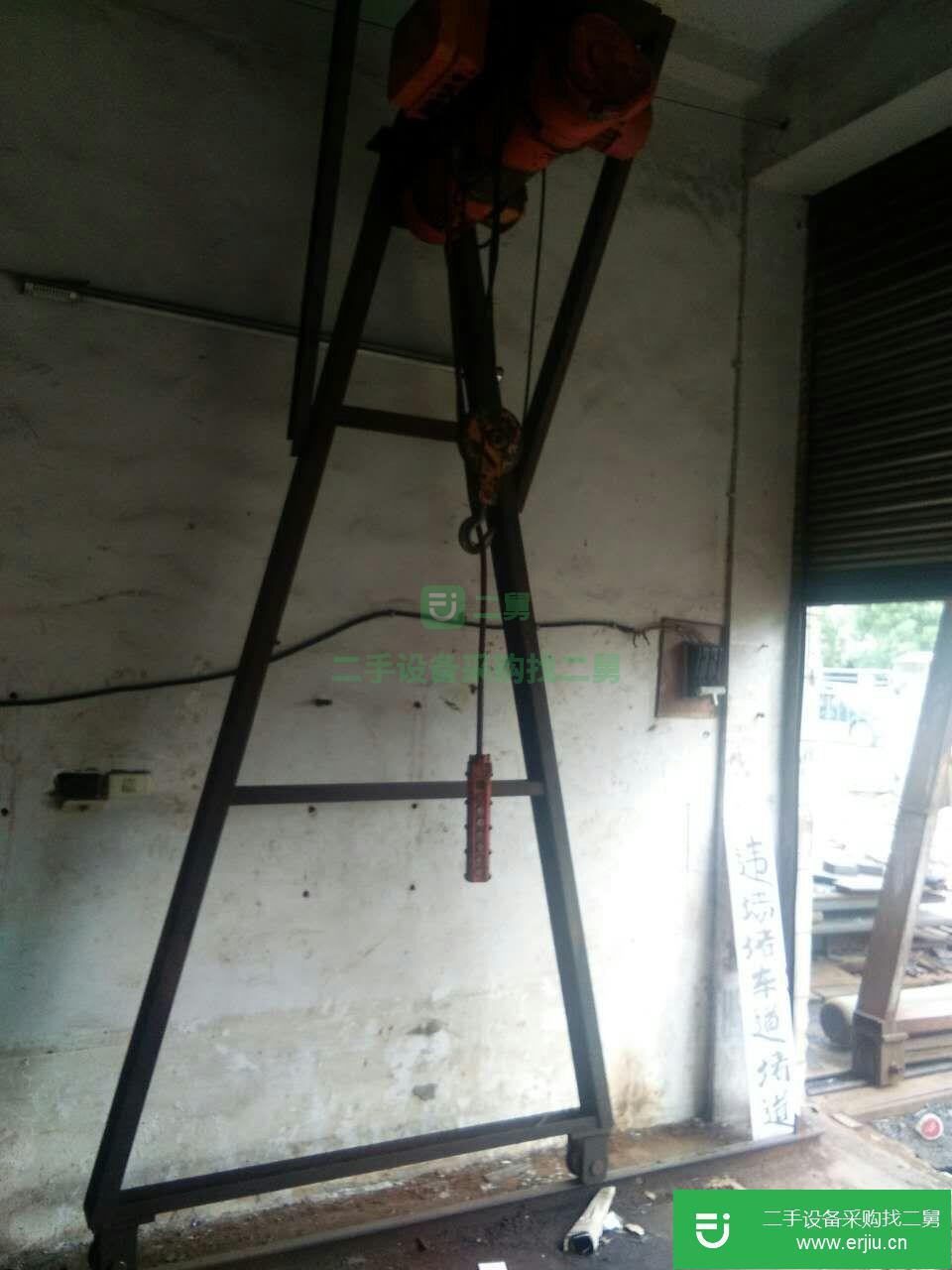 一噸電動葫蘆帶棚架轉讓