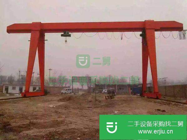 轉(zhuǎn)讓9成新32噸門式起重機(jī),跨度20米外懸各7米,腿高9米