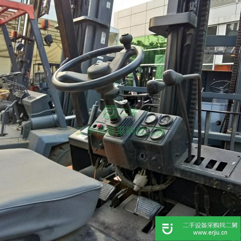 單位原車  2手杭州柴油叉車  載重7噸升高4米