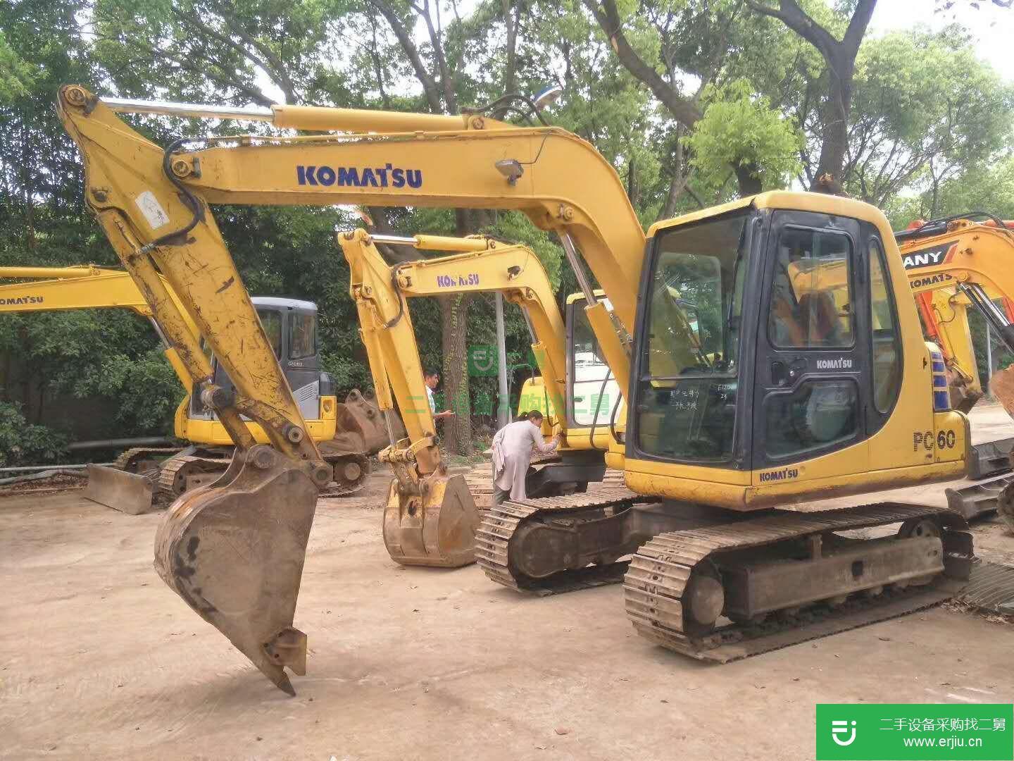 濟寧二手挖掘機60和70挖機75和80和60鉤機出售