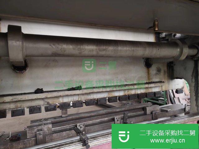 低價(jià)出售轉(zhuǎn)讓400乘4米折彎機(jī)。