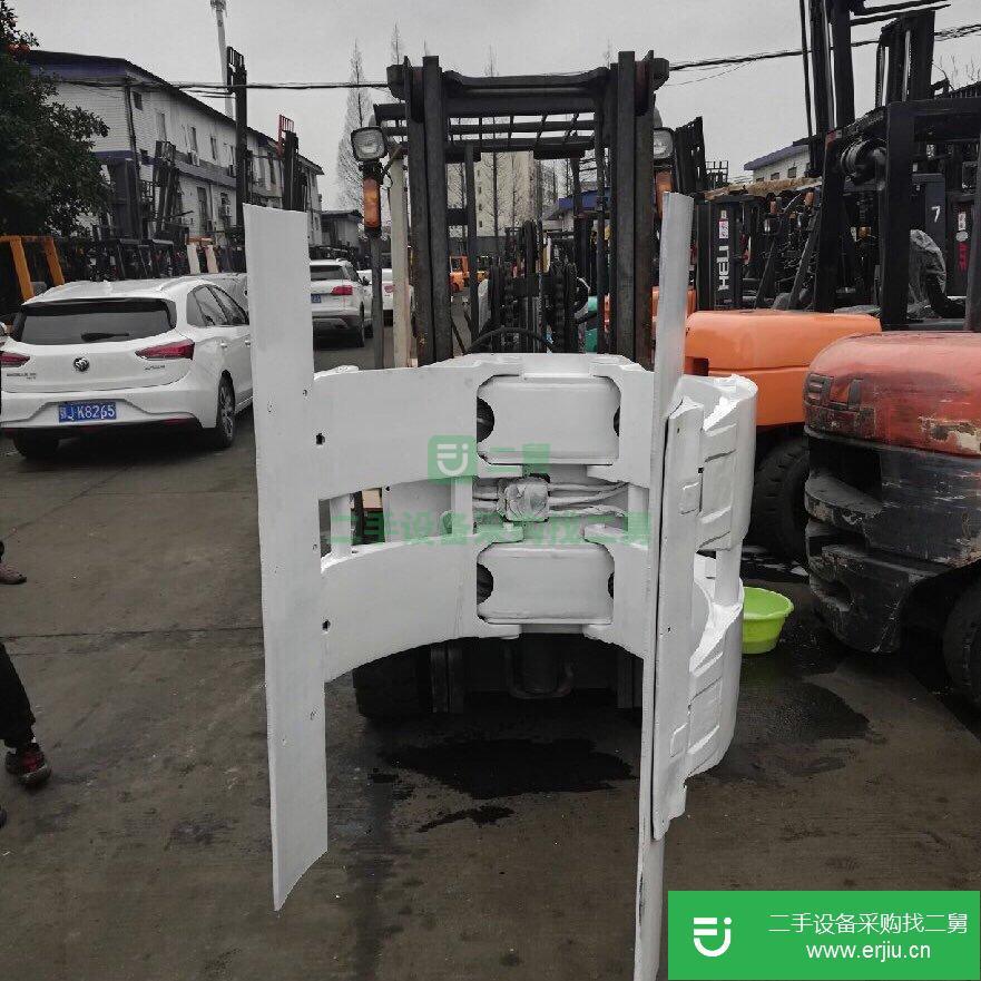 出售二手夾抱機，三噸自動擋進口夾包叉車出售