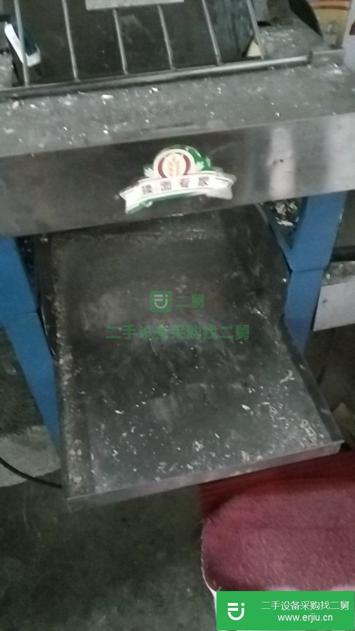 出售二手的九成新壓面機，搟面機
