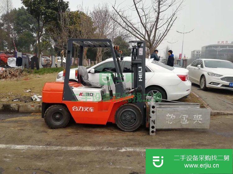 二手3噸合力包夾叉車，廢紙夾包機帶側移4米高