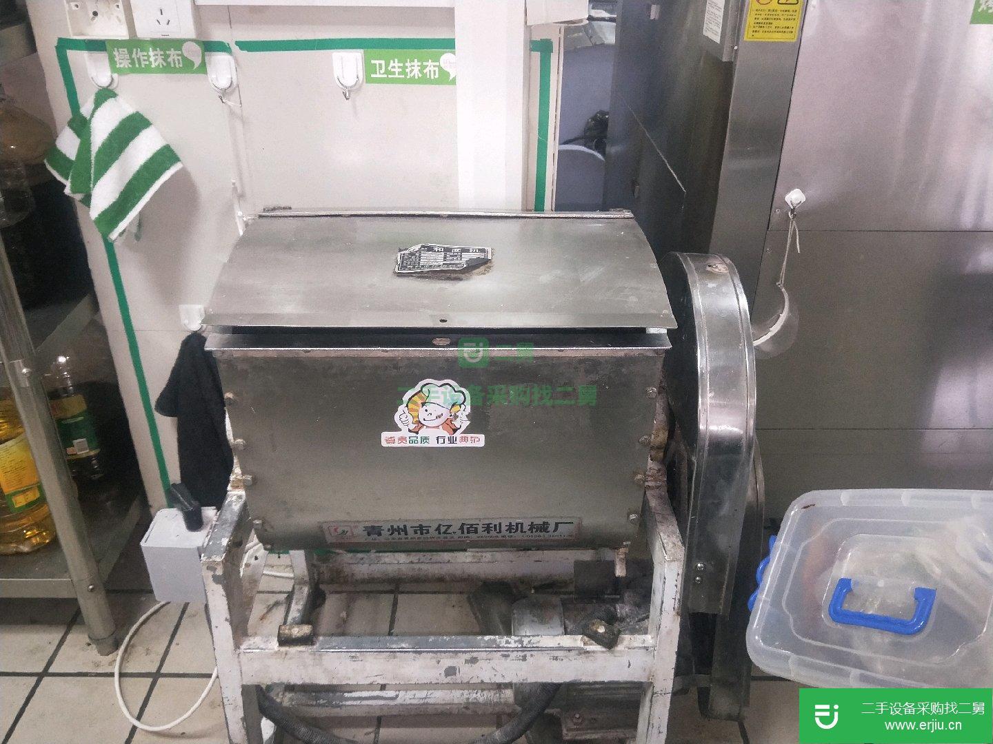 出售二手的九成新的50㎏和面機(jī)剛用半年。