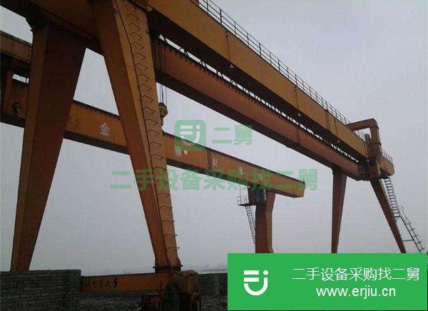 低價轉(zhuǎn)讓32/10噸雙主梁龍門吊,跨度28米,外懸各8米,四驅(qū)八輪
