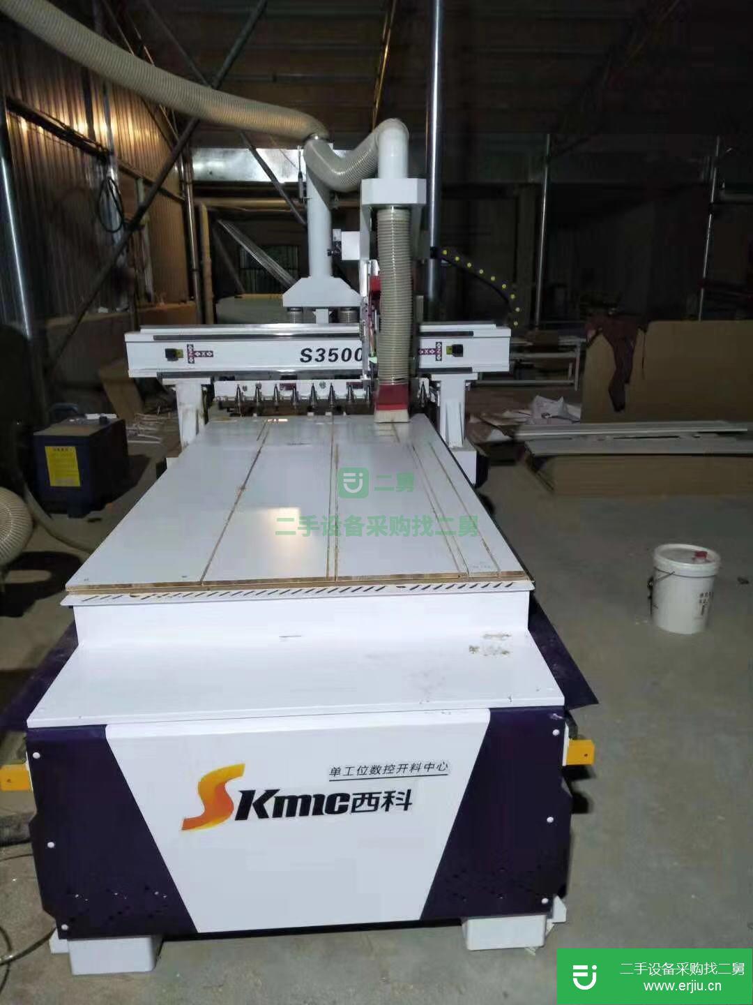 出售二手的全自動開料機，全自動封邊機，紅外線側孔機，吸塑門板自動換刀加工中心，吸塑機