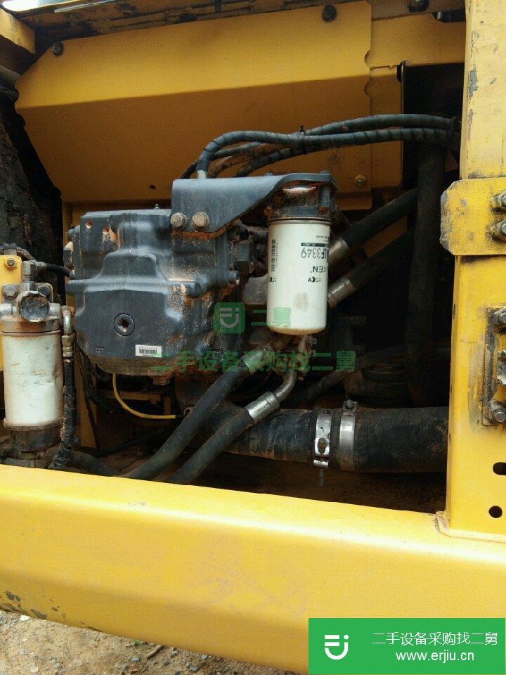 二手挖掘機小松220一8出售