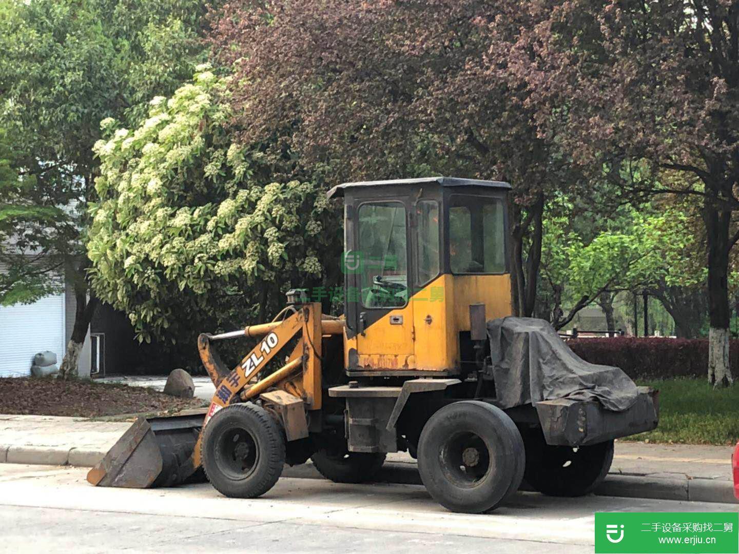 出售二手的八成新的鏟車