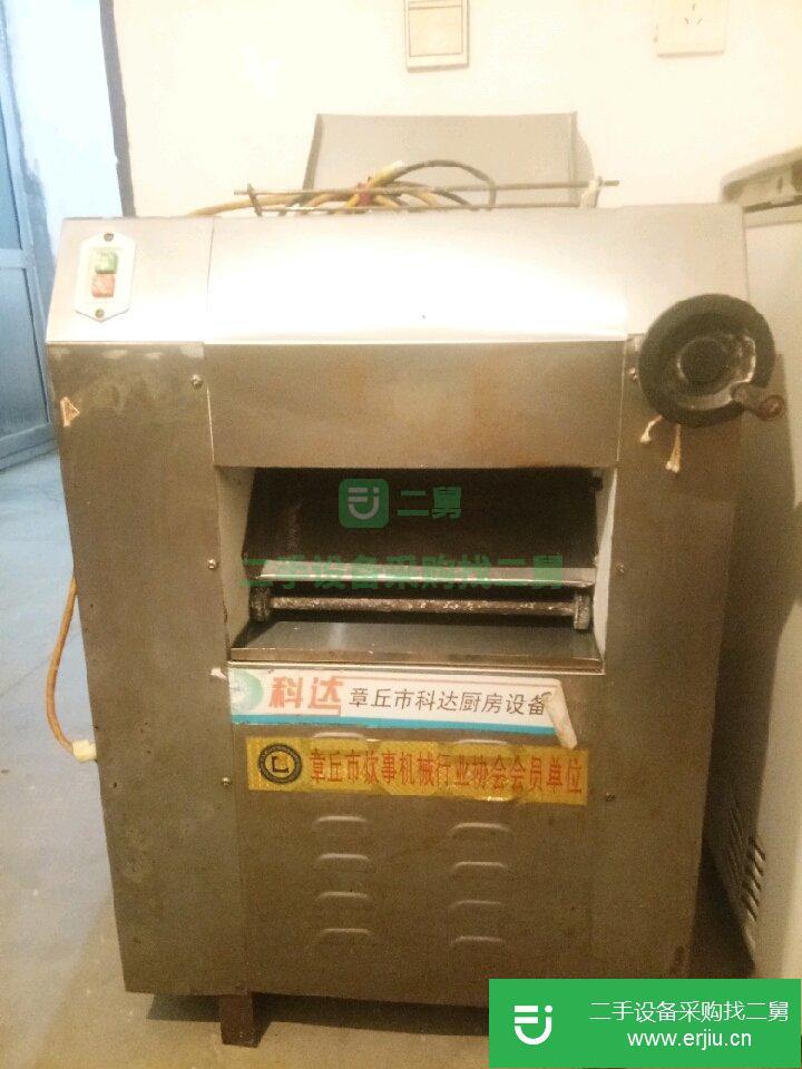 本人自用和面機(jī)，壓面機(jī)，打餡機(jī)，鍋爐等廚房設(shè)備現(xiàn)低價轉(zhuǎn)讓