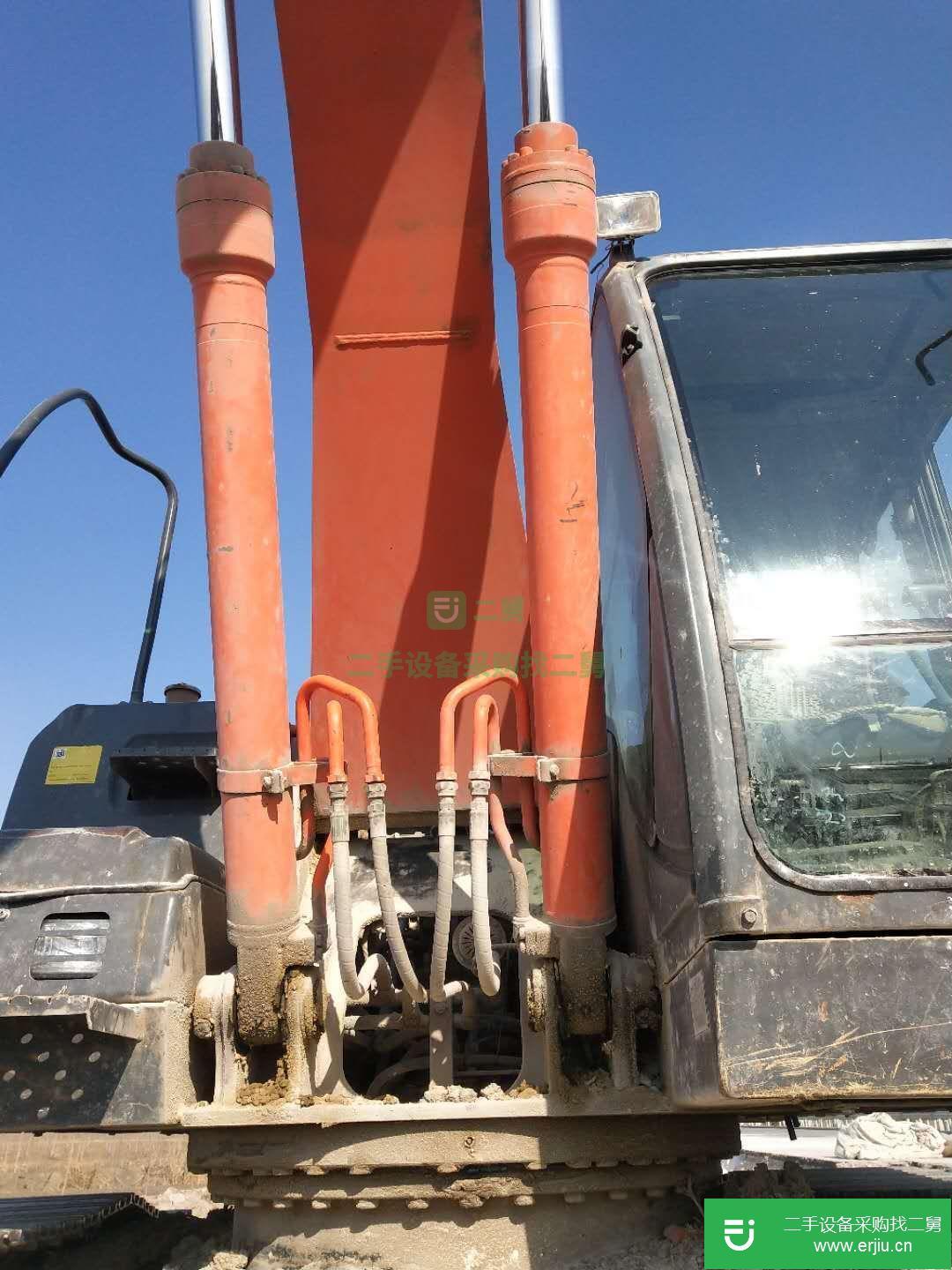 出售二手的九成新的日立210電3挖土機 2010年