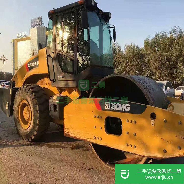 出售二手的壓路機 (徐工22噸，原版原漆)