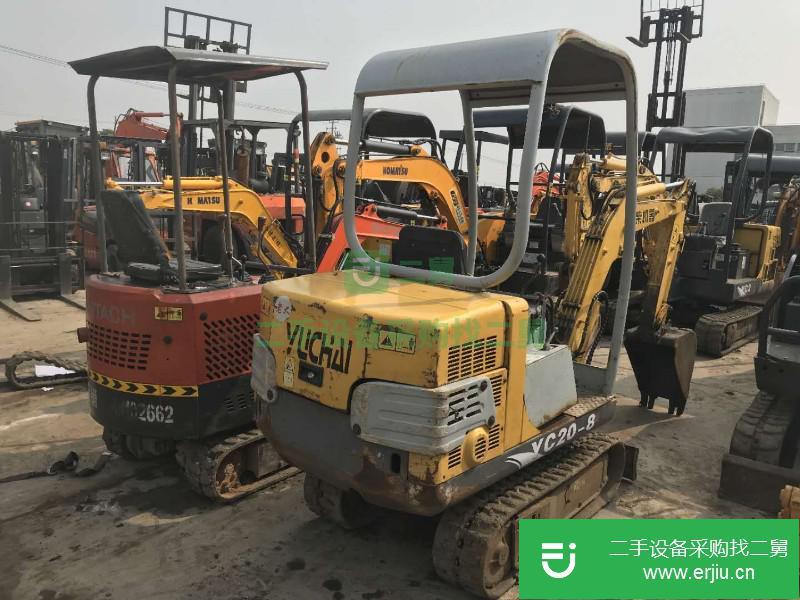 崇左天等出售個人,夾抱裝載機,側翻鏟車,小挖掘機