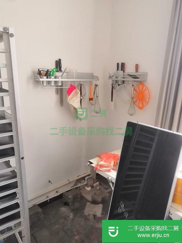 出售二手的九成新的全套烘焙設備加模具