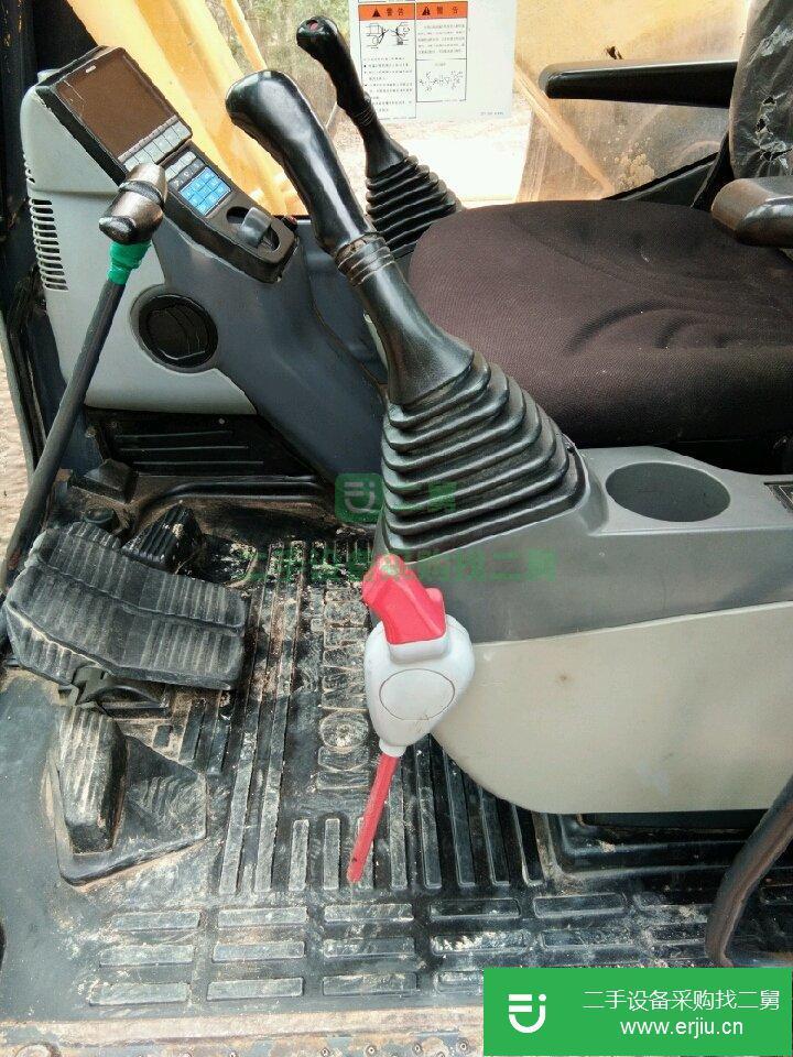 二手挖掘機小松220一8出售