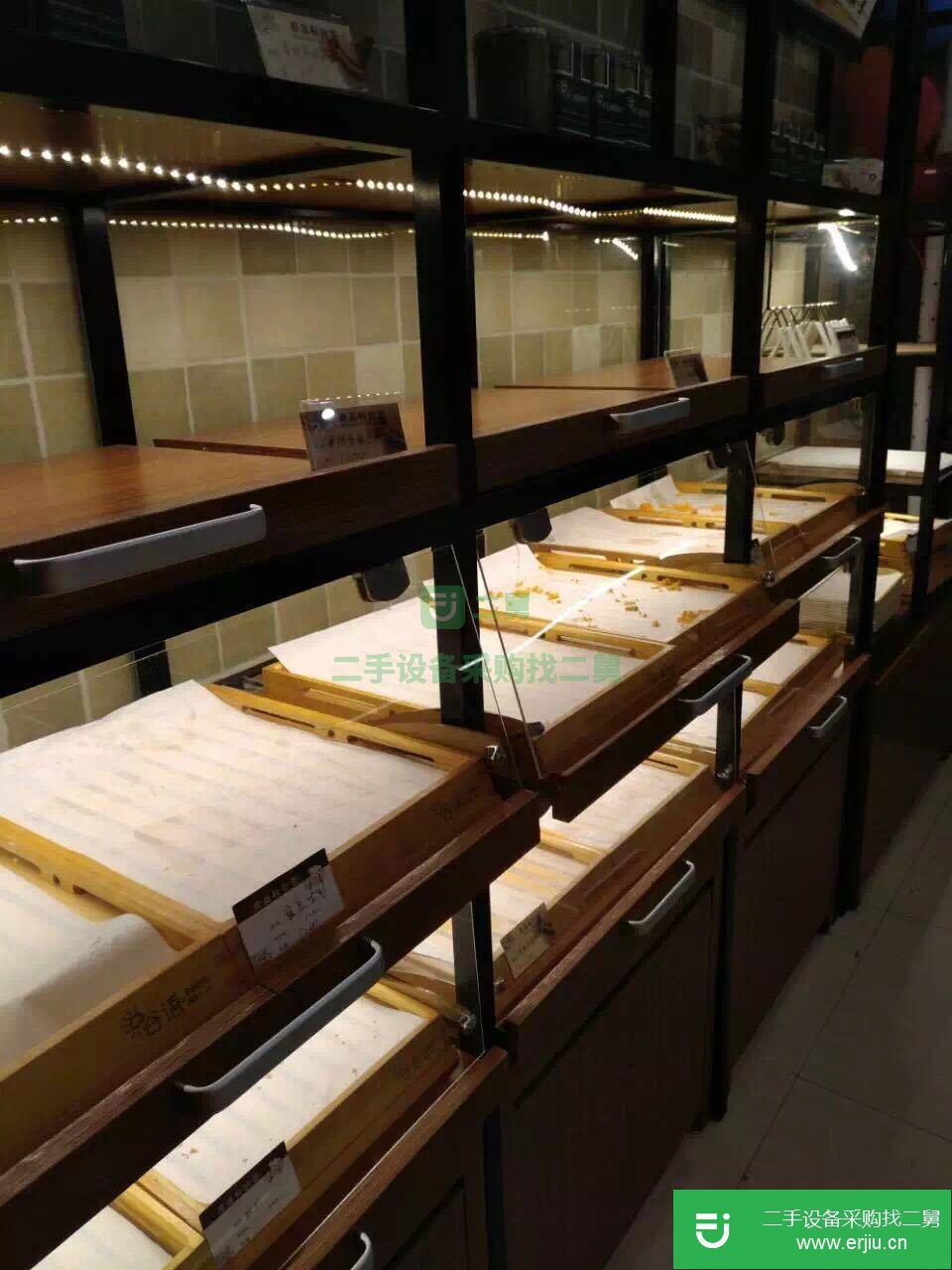 三麥冷藏定時醒發箱+新南方兩層三盤烤箱+1.8米冷藏展柜+保溫柜