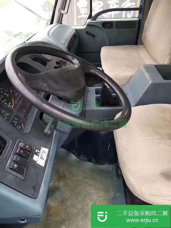 出售單位閑置東風(fēng)10噸原裝油罐車,3萬公里,
