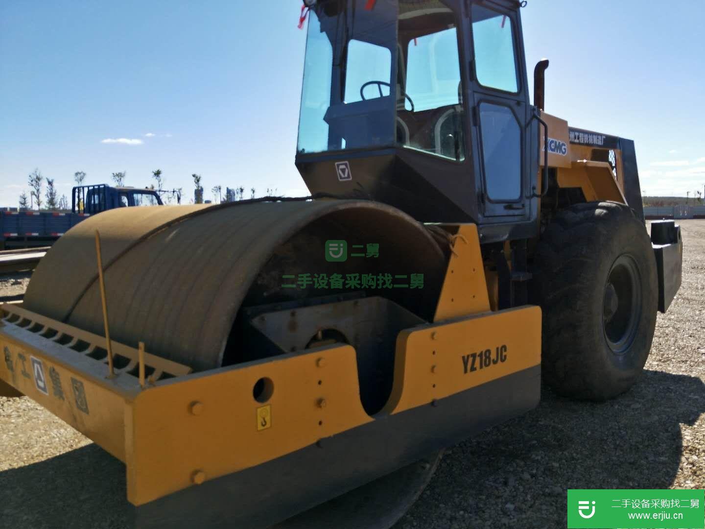 低價出售18噸振動壓路機
