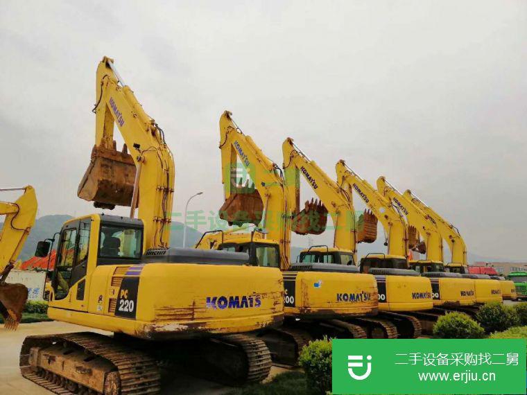 轉讓小松220-8二手挖掘機，成色好，原版干活機。包送貨