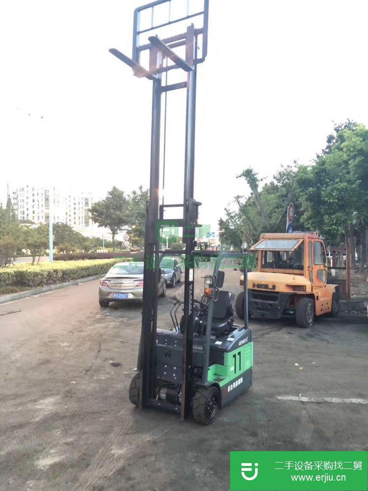豐田1.5噸三支點電動叉車，可原地轉彎二手叉車