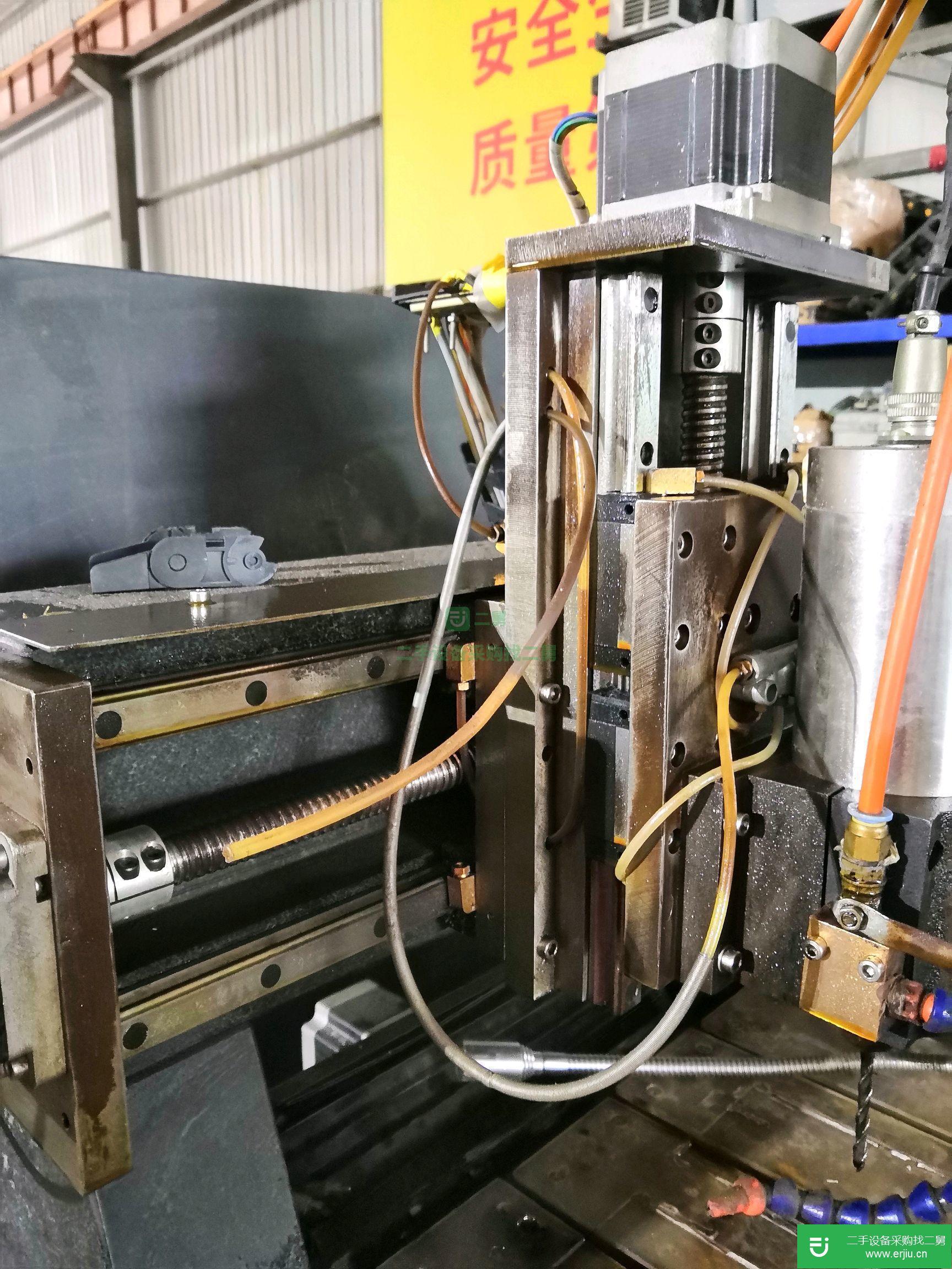 精雕機，小型桌面雕刻機模具銅鋁工藝品雕刻機