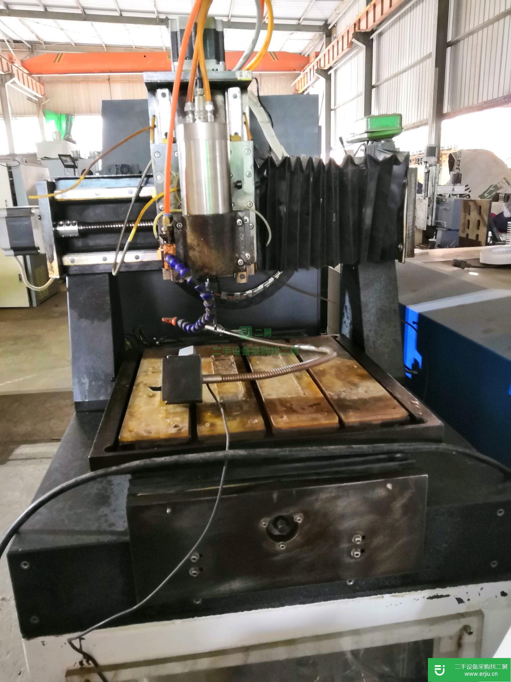 精雕機，小型桌面雕刻機模具銅鋁工藝品雕刻機