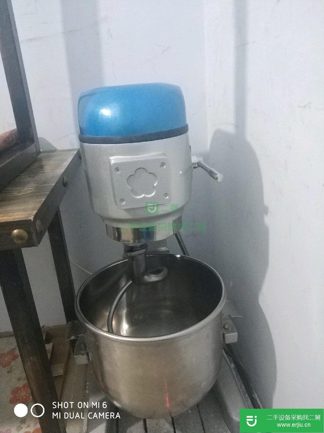 出售二手的九成新的20（升）高效和面機