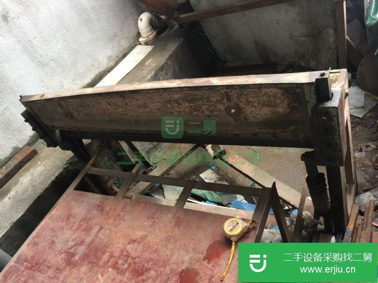 轉(zhuǎn)讓:泉興單層840彩鋼板壓瓦機(jī)手動(dòng)版 適合地方小客戶使用