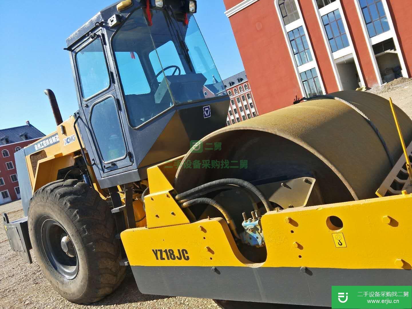 低價出售18噸振動壓路機