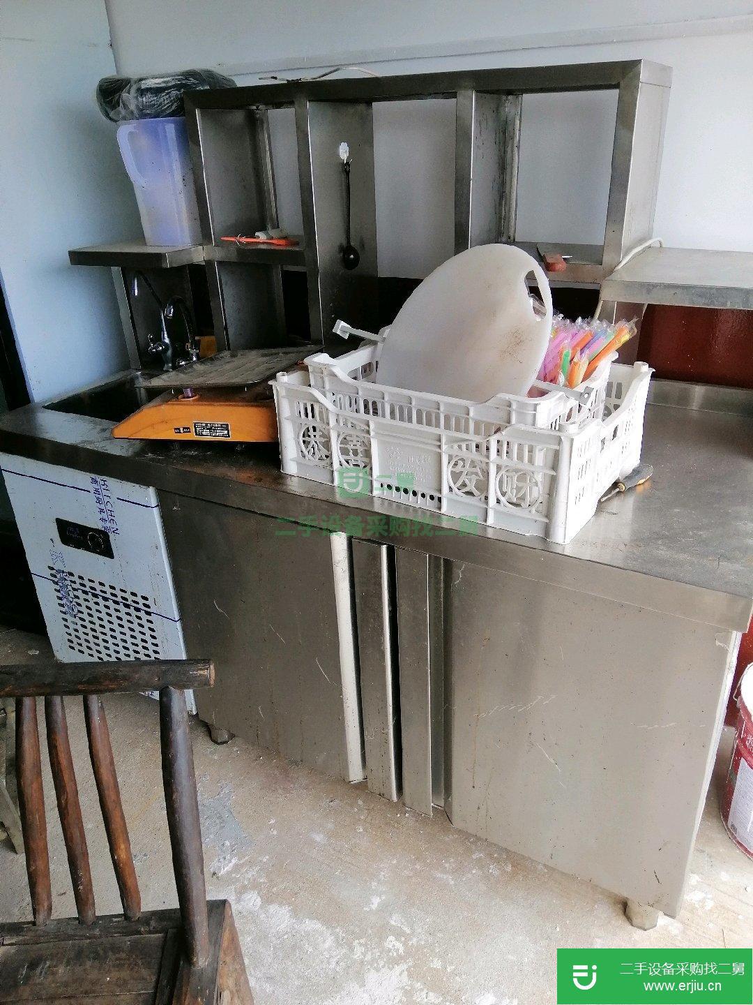 轉讓出售二手果汁操作臺九成新