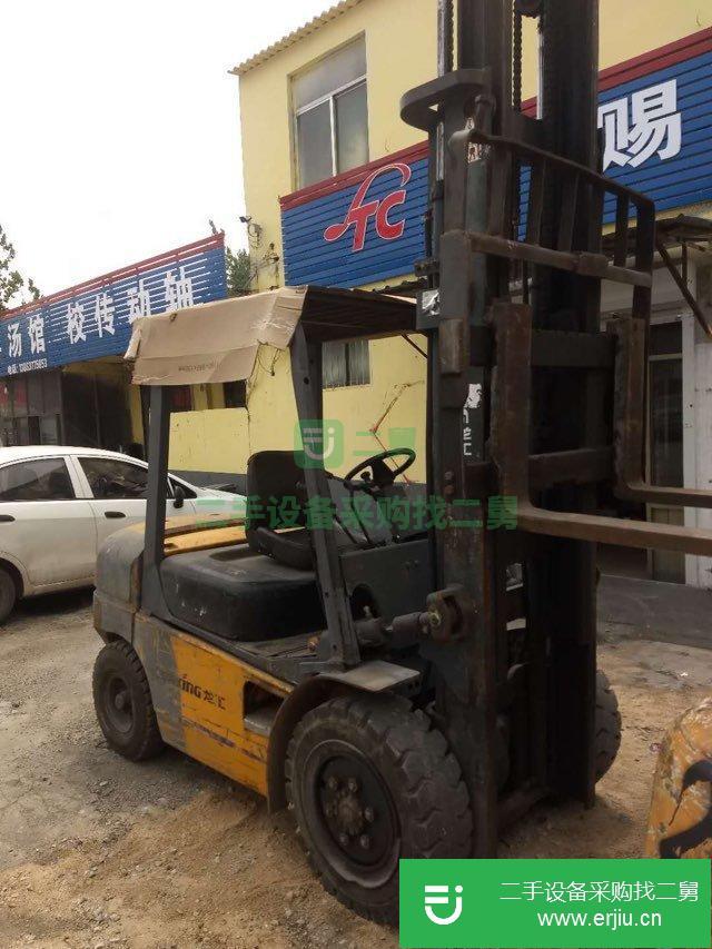 濟寧出售龍工叉車三噸，升高四米，手動擋