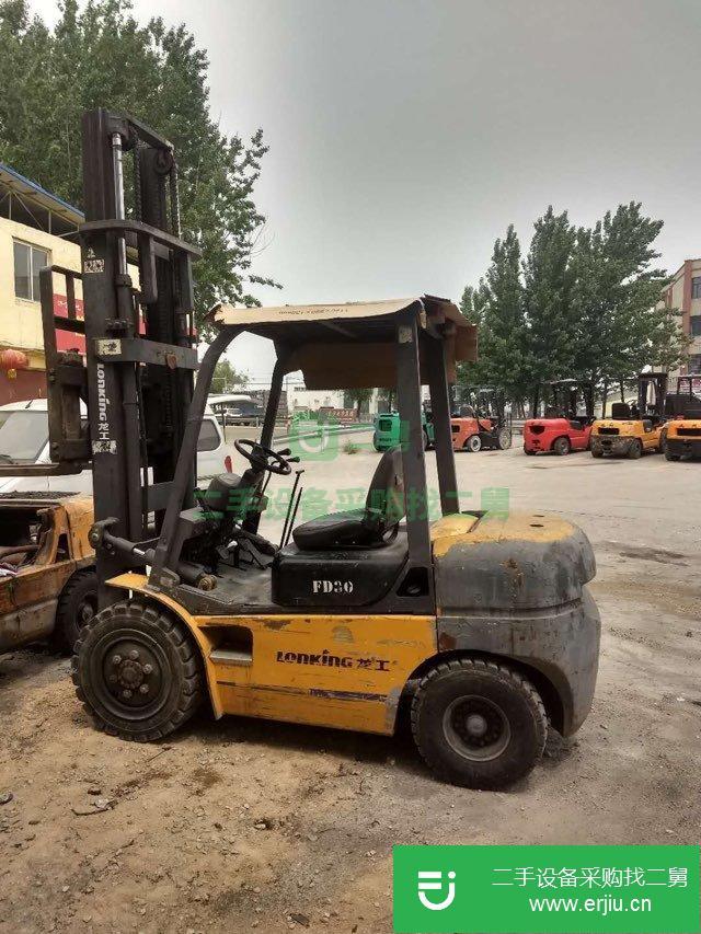 濟寧出售龍工叉車三噸，升高四米，手動擋