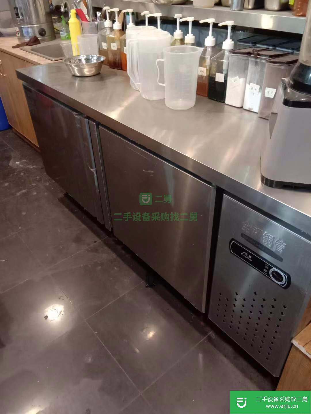 出售二手的冰柜，制冰機等冷飲設(shè)備，八成新低價處理