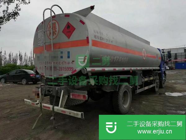 轉(zhuǎn)讓二手的16年10月歐曼前四后四，210馬力油罐車