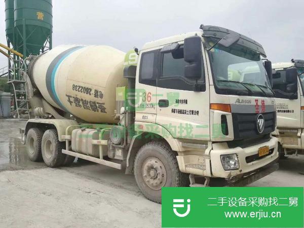 轉讓二手的國五,歐曼,一萬公里新車無異二手的攪拌車
