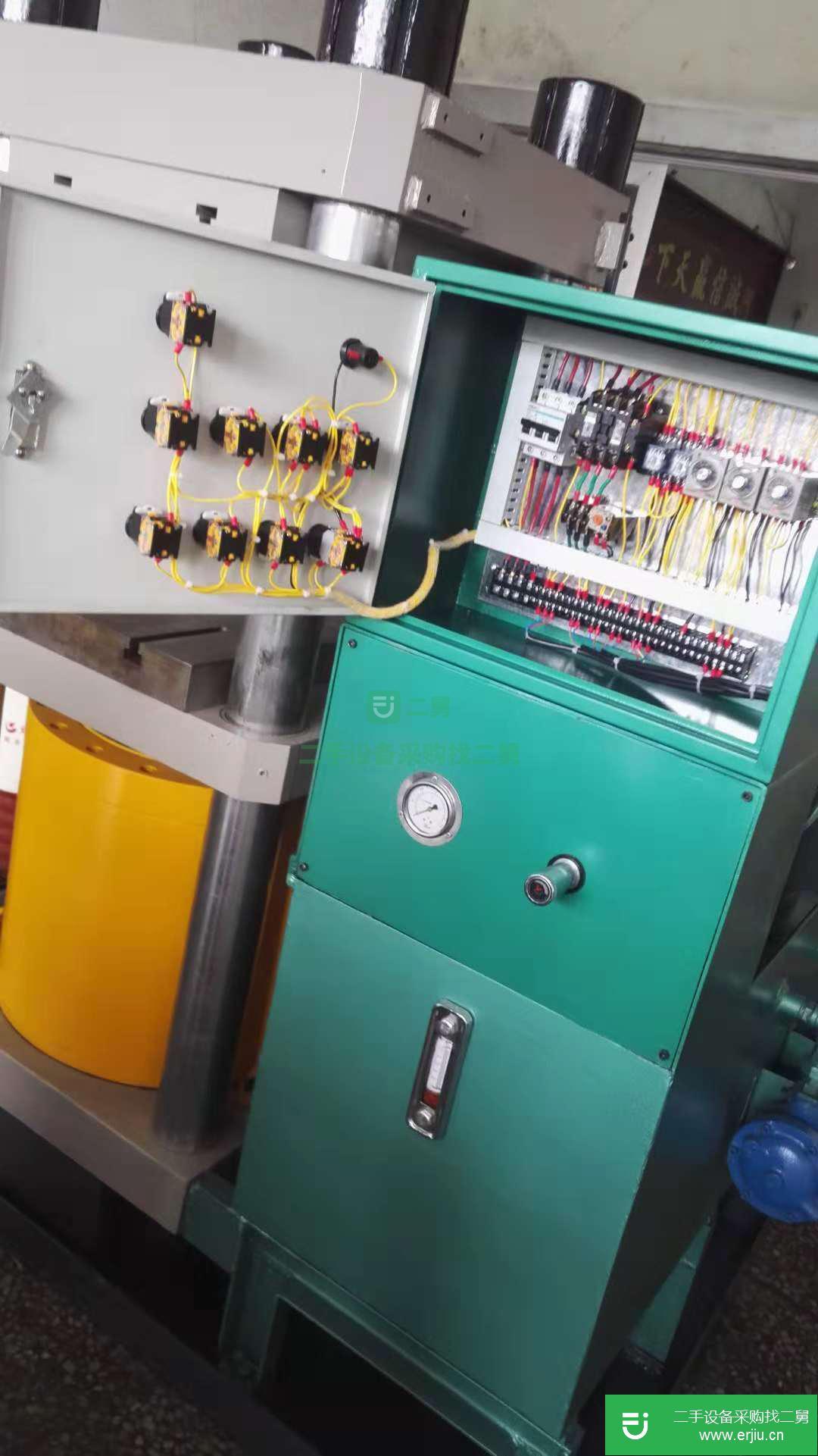 轉讓出售二手300噸四柱油壓機