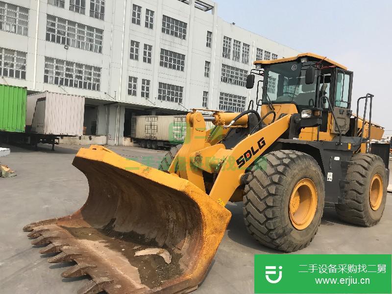 個人優(yōu)惠轉(zhuǎn)讓側(cè)翻標(biāo)準(zhǔn)/加長臂50裝載機