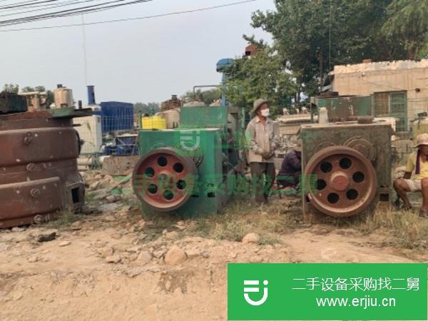 出售二手32型榨油機(jī) 炒鍋齊全