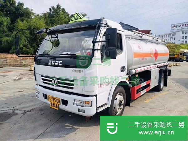 轉讓帶手續帶牌照8噸東風加油車甩賣