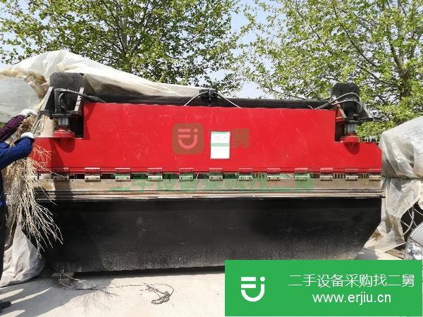 低價(jià)出售轉(zhuǎn)讓二手折彎機(jī) 與剪板機(jī)