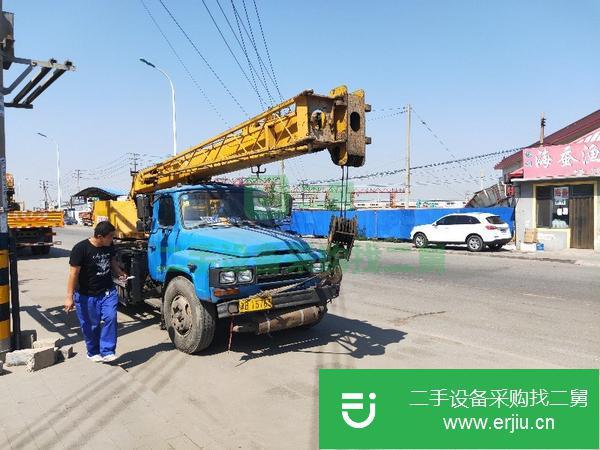 轉(zhuǎn)讓二手的徐工八噸吊車一臺(tái)。11年。一月份。